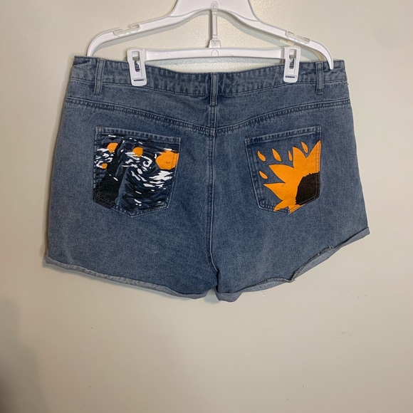 Shein Curve Jean Shorts Hand Painted Back Pockets - Picture 5 of 8